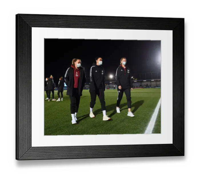 Framed Print : Arsenal Women Prepare for Chelsea Showdown in FA WSL Clash