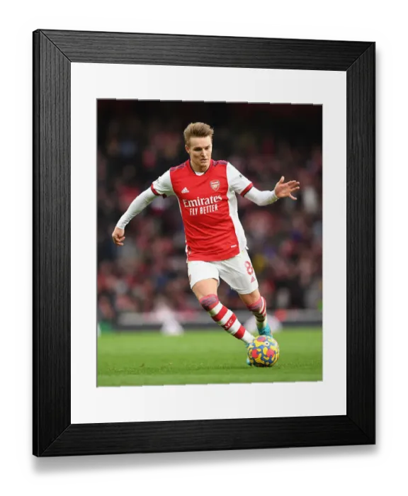 Framed Print : Martin Odegaard Shines: Arsenal's Dominant Display Against Brentford, Premier League 2021-22 Framed Print : Martin Odegaard Shines: Arsenal's Dominant Display Against Brentford, Premier League 2021-22
