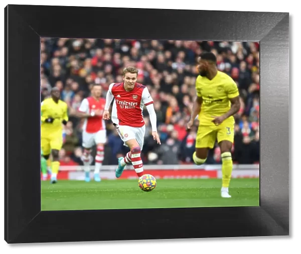Martin Odegaard in Action: Arsenal vs. Brentford, Premier League 2021-22
