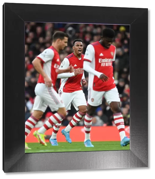 Gabriel in Action: Arsenal vs. Brentford, Premier League 2021-22