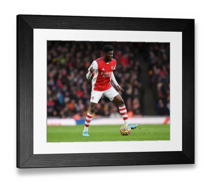 Framed Print : Thomas Partey in Action: Arsenal vs. Brentford, Premier League 2021-22