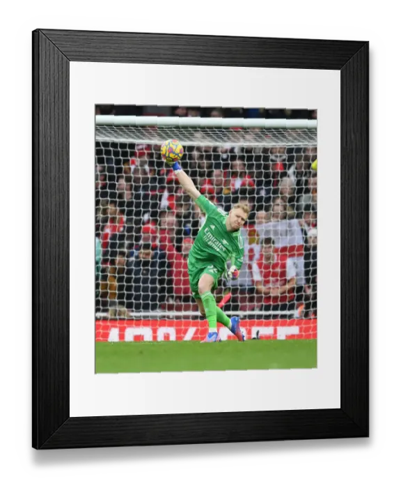 Framed Print : Arsenal's Aaron Ramsdale in Action Against Brentford in the Premier League Framed Print : Arsenal's Aaron Ramsdale in Action Against Brentford in the Premier League