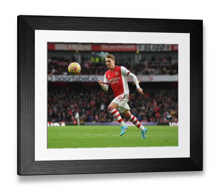 Framed Print : Martin Odegaard in Action: Arsenal vs. Brentford, Premier League 2021-22