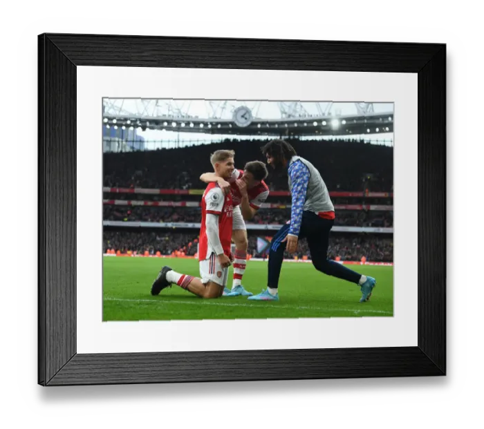 Framed Print : Arsenal Celebrate Emile Smith Rowe's Goal vs. Brentford, Premier League 2021-22 Framed Print : Arsenal Celebrate Emile Smith Rowe's Goal vs. Brentford, Premier League 2021-22