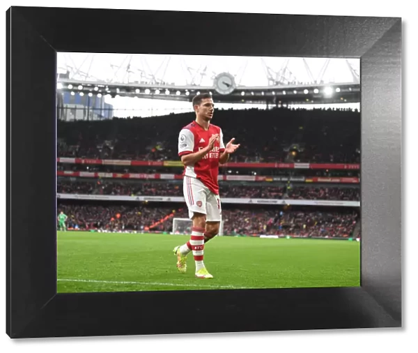 Arsenal's Cedric Soares in Action at Emirates Stadium during Arsenal vs. Brentford, Premier League 2021-22