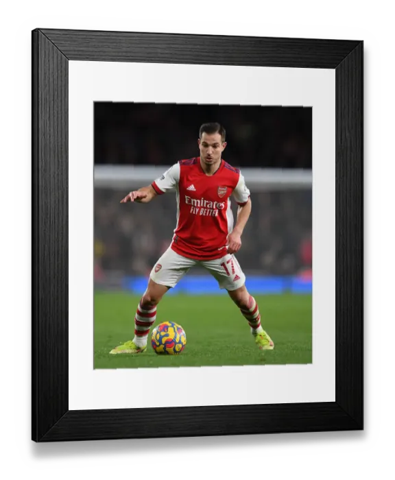 Framed Print : Arsenal's Cedric Soares in Action Against Wolverhampton Wanderers (Premier League 2021-22)