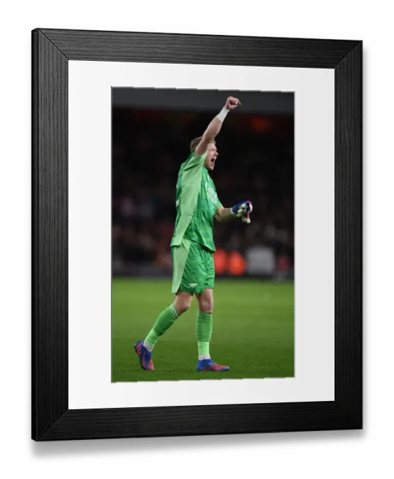 Framed Print : Arsenal's Thrilling Victory over Wolverhampton Wanderers in the 2021-22 Premier League: Aaron Ramsdale's Emotional Celebration at Emirates Stadium