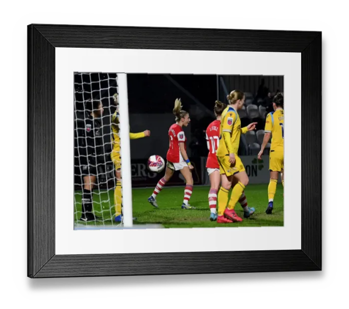 Framed Print : Arsenal Women's Super League Victory: Leah Williamson's Dramatic Hat-Trick Against Reading