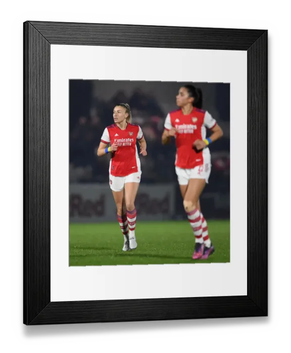 Framed Print : Arsenal's Leah Williamson in Action against Reading Women in FA WSL Match Framed Print : Arsenal's Leah Williamson in Action against Reading Women in FA WSL Match