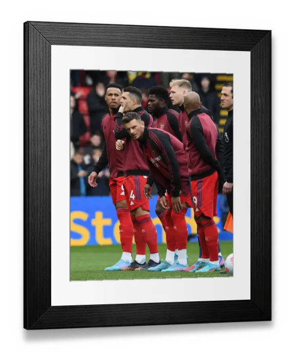 Framed Print : Ben White Prepares for Arsenal's Showdown against Watford in Premier League (2021-22)