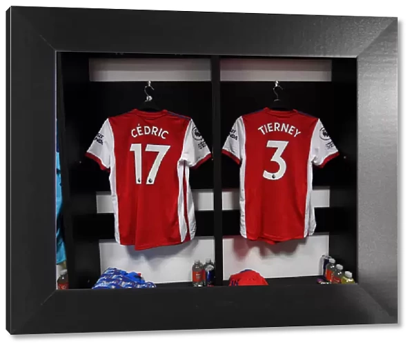 Arsenal Changing Room: Kieran Tierney and Cedric Prepare for Watford Clash (Premier League 2021-22)