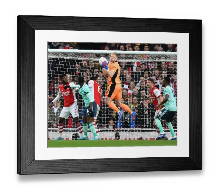 Framed Print : Arsenal vs Leicester City: Ramsdale's Stunning Save Display (Premier League 2021-22)
