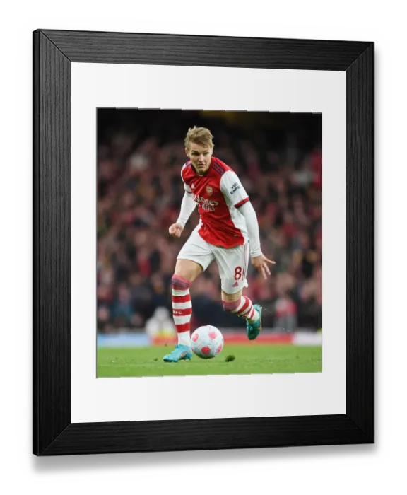 Framed Print : Martin Odegaard in Action: Arsenal vs Leicester City, Premier League 2021-22 Framed Print : Martin Odegaard in Action: Arsenal vs Leicester City, Premier League 2021-22