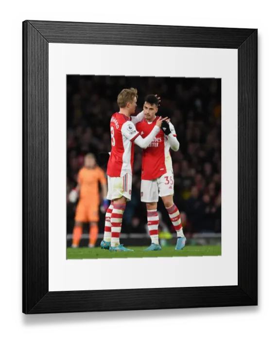 Framed Print : Arsenal's Martin Odegaard and Gabriel Martinelli in Action against Leicester City - Premier League 2021-22
