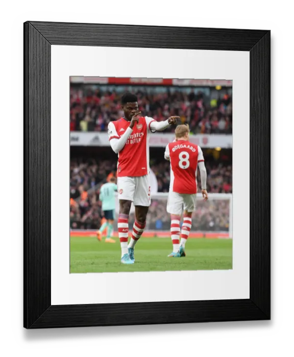 Framed Print : Thomas Partey Scores the Second Goal: Arsenal vs Leicester City, Premier League 2021-22 Framed Print : Thomas Partey Scores the Second Goal: Arsenal vs Leicester City, Premier League 2021-22