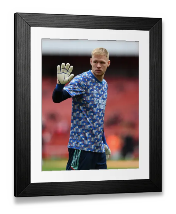Framed Print : Arsenal's Aaron Ramsdale Before Arsenal vs Leicester City, Premier League 2021-22