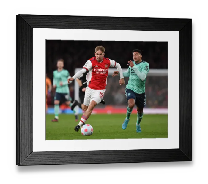Framed Print : Arsenal vs Leicester City: Emile Smith Rowe Clashes with James Justin in Premier League Showdown Framed Print : Arsenal vs Leicester City: Emile Smith Rowe Clashes with James Justin in Premier League Showdown