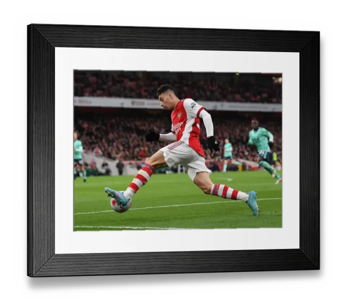 Framed Print : Arsenal's Martinelli Shines in Premier League Clash Against Leicester City