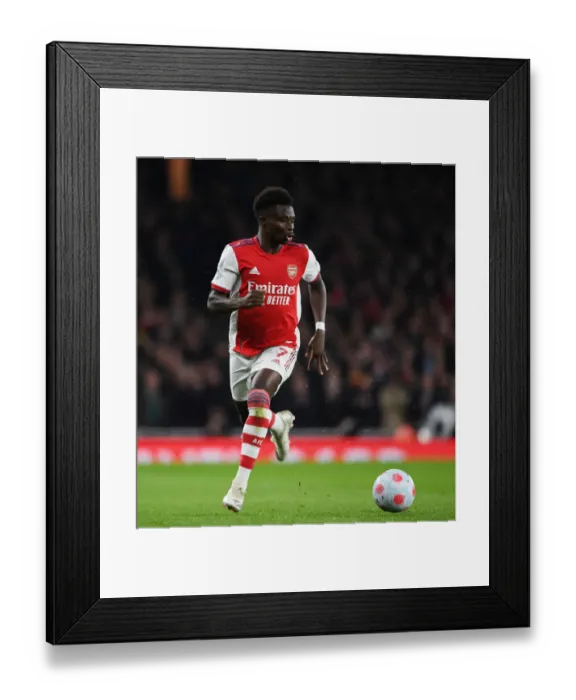 Framed Print : Bukayo Saka in Action: Arsenal vs. Liverpool, Premier League 2021-22 Framed Print : Bukayo Saka in Action: Arsenal vs. Liverpool, Premier League 2021-22