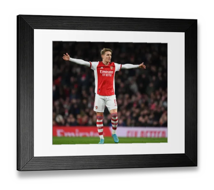 Framed Print : Martin Odegaard in Action: Arsenal vs. Liverpool, Premier League 2021-22 Framed Print : Martin Odegaard in Action: Arsenal vs. Liverpool, Premier League 2021-22