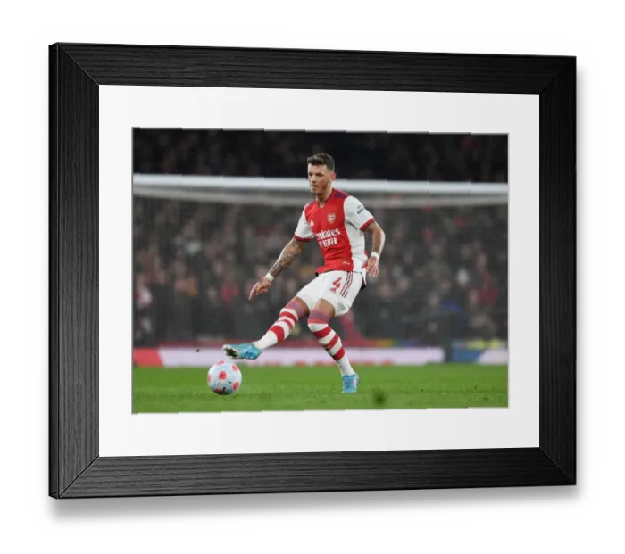Framed Print : Battle at the Emirates: Arsenal vs Liverpool, Premier League 2021-22 - Clash of Titans Framed Print : Battle at the Emirates: Arsenal vs Liverpool, Premier League 2021-22 - Clash of Titans