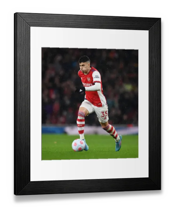 Framed Print : Martinelli vs Liverpool: A Fierce Face-Off in Arsenal's Premier League Battle