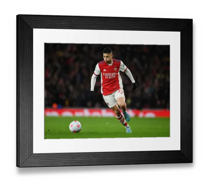 Framed Print : Arsenal's Martinelli Faces Off Against Liverpool in Premier League Showdown Framed Print : Arsenal's Martinelli Faces Off Against Liverpool in Premier League Showdown