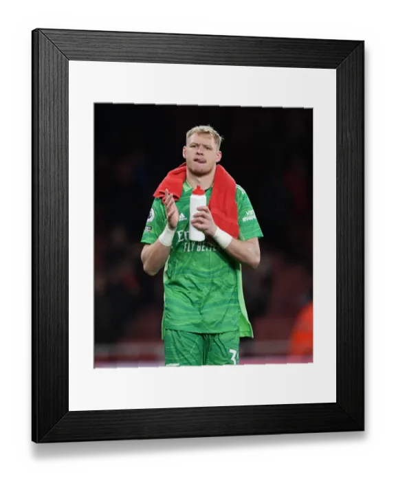 Framed Print : Arsenal's Aaron Ramsdale Applauding Fans: Arsenal vs. Liverpool, Premier League 2021-22 Framed Print : Arsenal's Aaron Ramsdale Applauding Fans: Arsenal vs. Liverpool, Premier League 2021-22