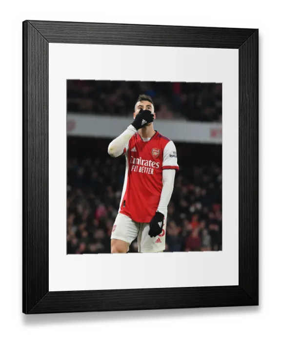 Framed Print : Martinelli in Action: Arsenal vs. Liverpool, Premier League 2021-22