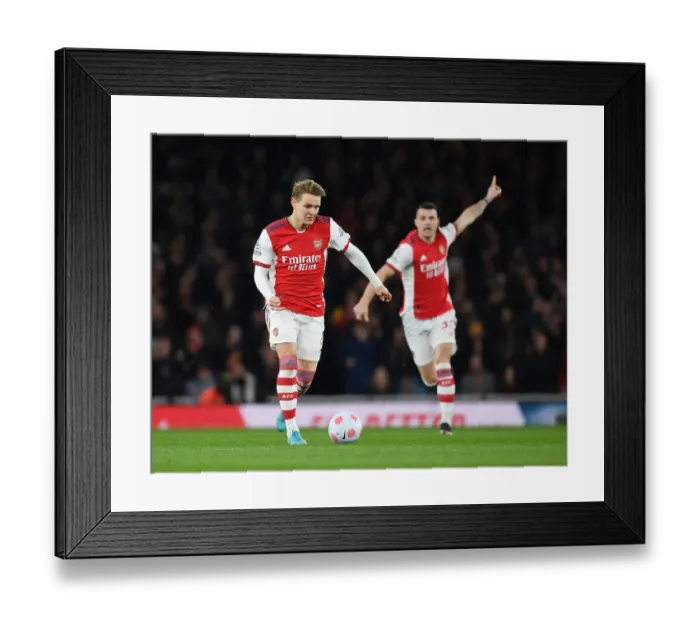 Framed Print : Martin Odegaard in Action: Arsenal vs Liverpool, Premier League 2021-22 Framed Print : Martin Odegaard in Action: Arsenal vs Liverpool, Premier League 2021-22