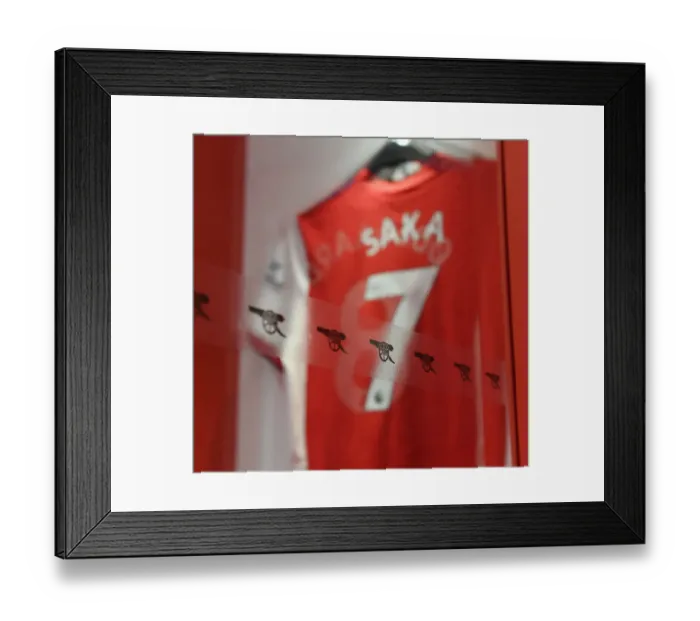 Framed Print : Arsenal FC: Bukayo Saka's Pre-Match Routine vs Liverpool (Premier League 2021-22)