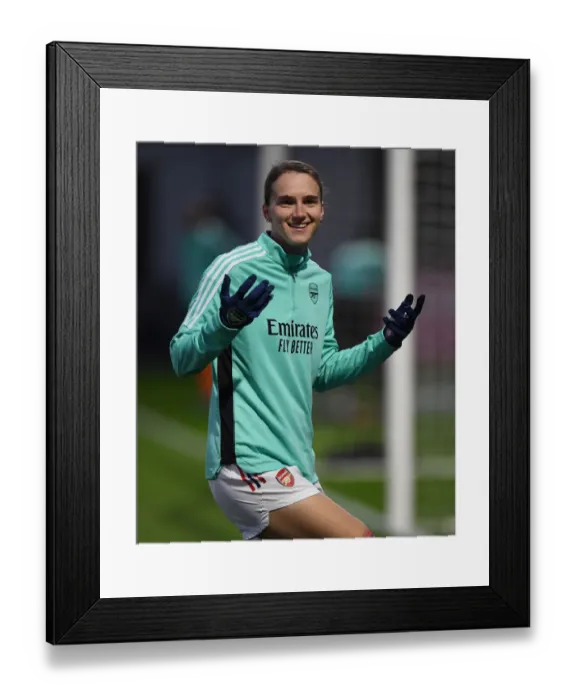 Framed Print : Arsenal's Vivianne Miedema: Unwavering Focus Ahead of FA Cup Quarterfinal vs Coventry United