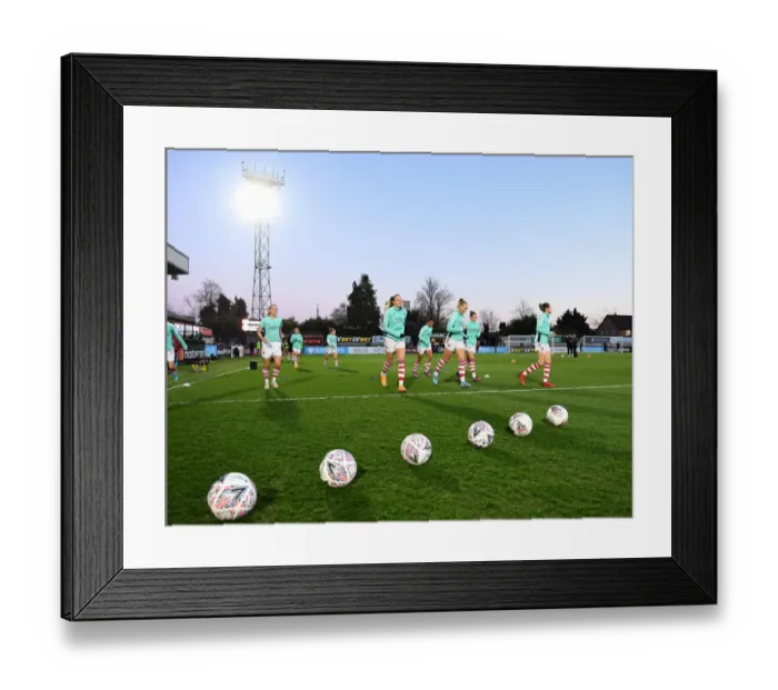 Framed Print : Unified Focus: Arsenal Women's FA Cup Quarterfinal Team Huddle Before Kickoff Against Coventry United