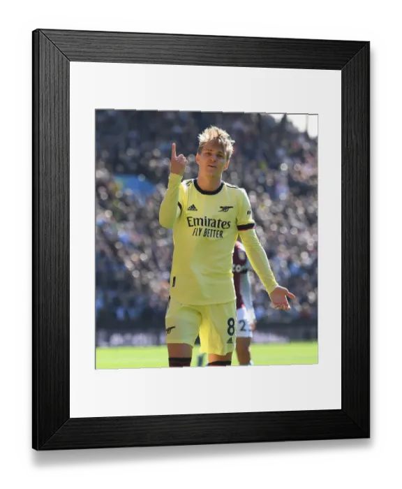 Framed Print : Martin Odegaard in Action: Arsenal vs. Aston Villa, Premier League 2021-22 Framed Print : Martin Odegaard in Action: Arsenal vs. Aston Villa, Premier League 2021-22
