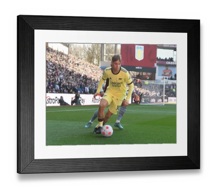 Framed Print : Emile Smith Rowe in Action: Arsenal vs. Aston Villa, Premier League 2021-22