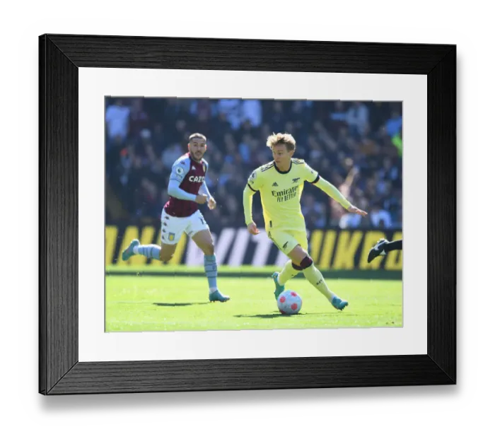Framed Print : Martin Odegaard in Action: Aston Villa vs. Arsenal, Premier League 2021-22