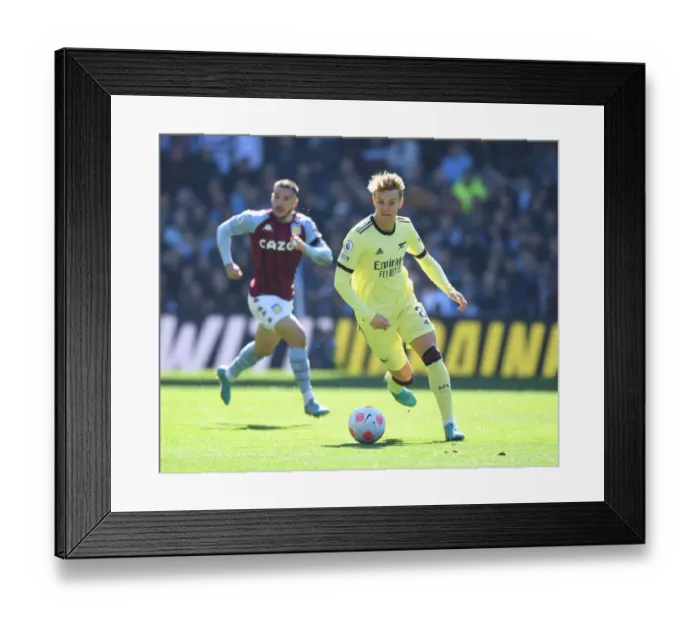 Framed Print : Arsenal's Martin Odegaard: Midfield Masterclass at Aston Villa, Premier League 2021-22 Framed Print : Arsenal's Martin Odegaard: Midfield Masterclass at Aston Villa, Premier League 2021-22