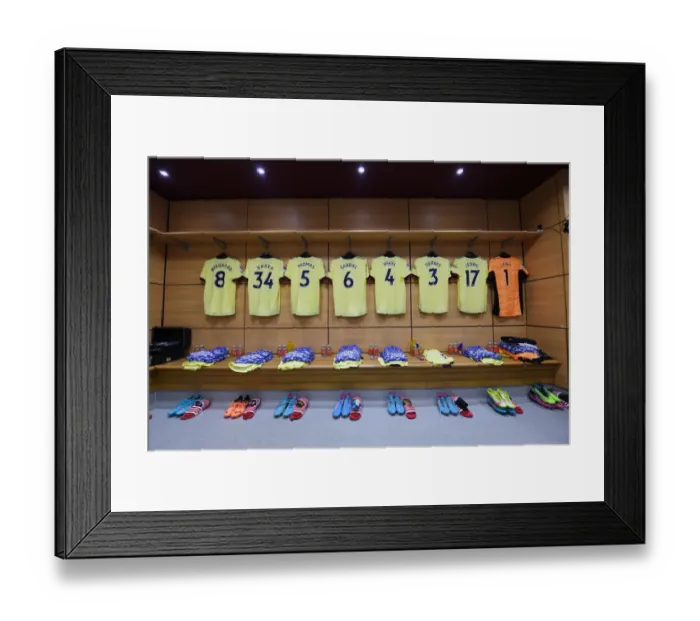 Framed Print : Unity Before the Battle: Arsenal's Pre-Match Huddle vs Aston Villa, Premier League 2021-22 Framed Print : Unity Before the Battle: Arsenal's Pre-Match Huddle vs Aston Villa, Premier League 2021-22