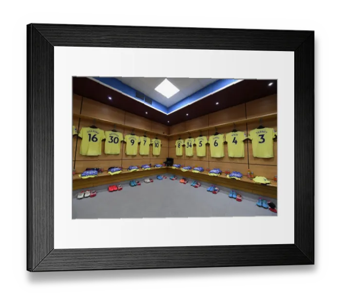 Framed Print : Arsenal United Team Spirit: Pre-Match Huddle, Aston Villa vs Arsenal, Premier League 2021-22
