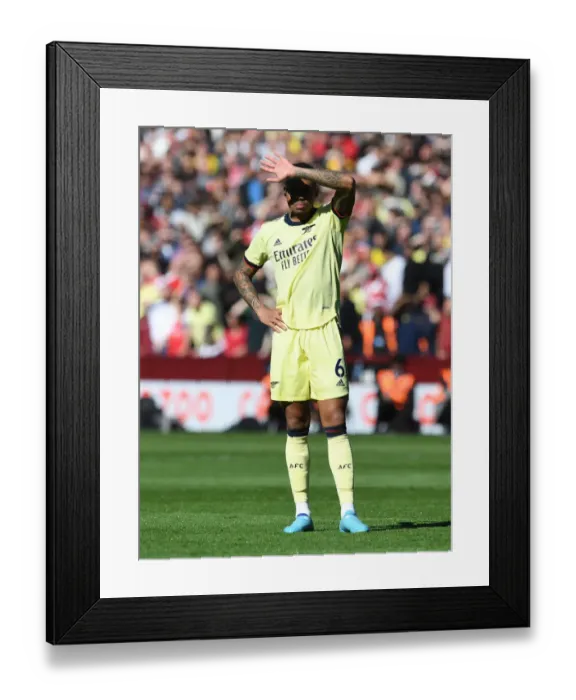 Framed Print : Gabriel Magalhaes Focused: Arsenal vs Aston Villa, Premier League