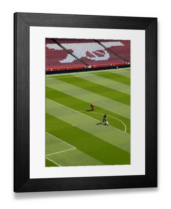 Framed Print : Arsenal WFC vs. VfL Wolfsburg: Quarterfinals - UEFA Women's Champions League Showdown at Arsenal Stadium, London