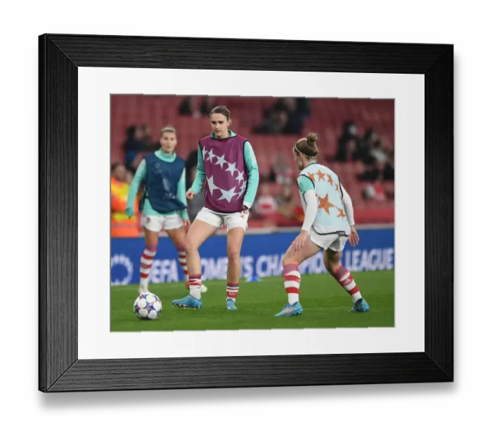 Framed Print : Viviane Miedema: Arsenal Star Ready for UEFA Champions League Quarterfinal Showdown Against VfL Wolfsburg