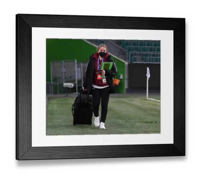 Framed Print : Arsenal Women's Quarterfinal Showdown at Wolfsburg: Kim Little's Arrival