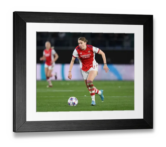 Framed Print : Arsenal's Vivianne Miedema in Action against VfL Wolfsburg in UEFA Women's Champions League Quarterfinals