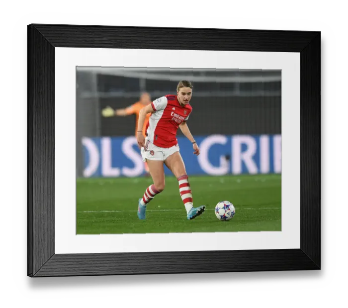 Framed Print : Vivianne Miedema in Action: Arsenal WFC vs. VfL Wolfsburg - UEFA Women's Champions League Quarterfinals