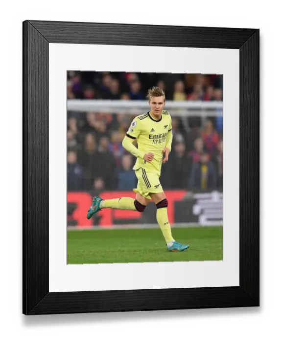 Framed Print : Martin Odegaard in Action: Arsenal vs. Crystal Palace, 2021-22 Premier League Showdown