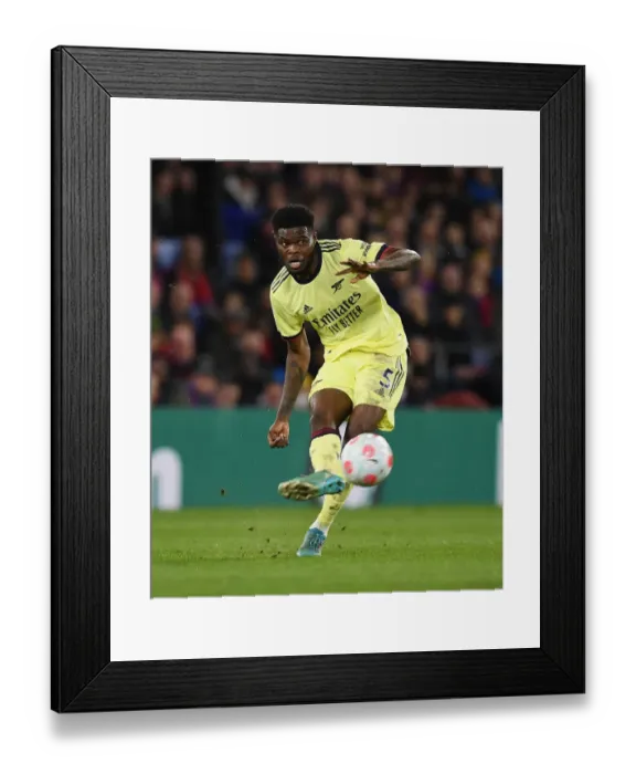 Framed Print : Thomas Partey in Action: Arsenal vs. Crystal Palace, Premier League 2021-22 Framed Print : Thomas Partey in Action: Arsenal vs. Crystal Palace, Premier League 2021-22