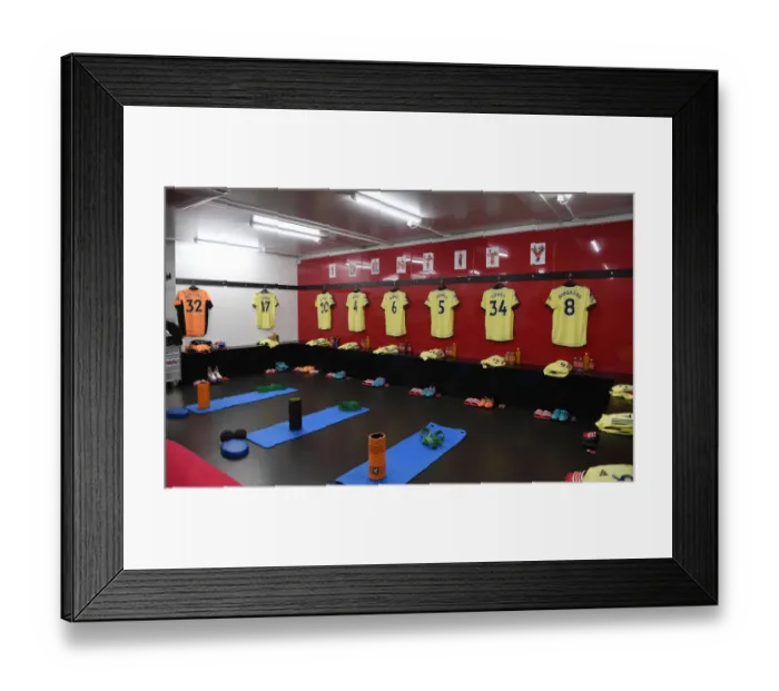 Framed Print : Arsenal's Pre-Match Huddle: Crystal Palace vs Arsenal, Premier League 2021-22