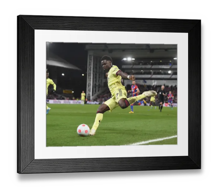 Framed Print : Bukayo Saka in Action: Arsenal's Star Performer Against Crystal Palace, Premier League 2021-22