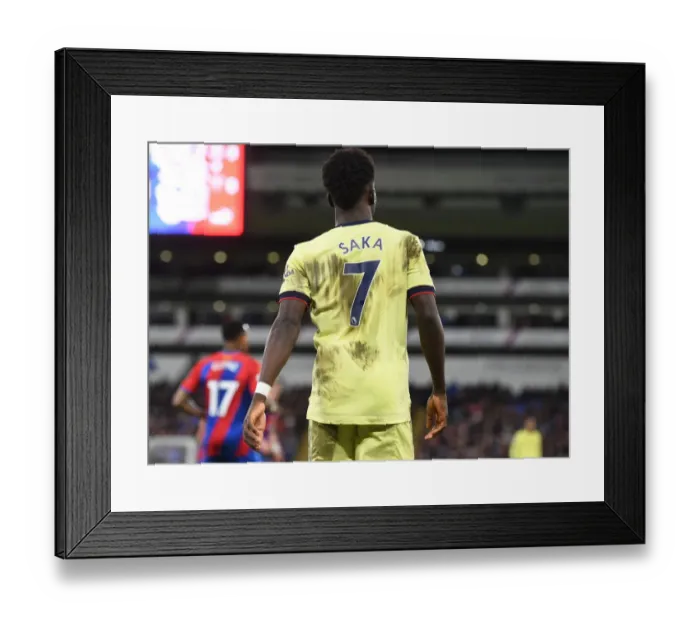 Framed Print : Saka Shines: Arsenal's Unstoppable Star Against Crystal Palace in 2021-22 Premier League